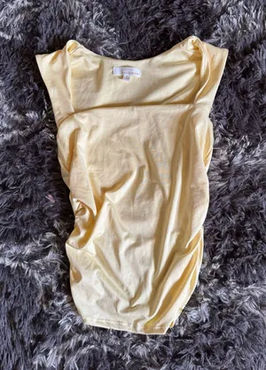 Live in the moment banana yellow square neck medium top thumbnail 1