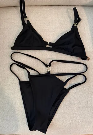 Victoria's Secret Bikini thumbnail 1