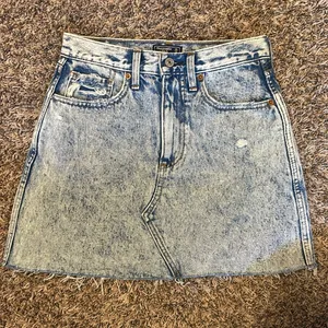 Abercrombie & Fitch Natural Rise Skirt Denim 25 thumbnail 1