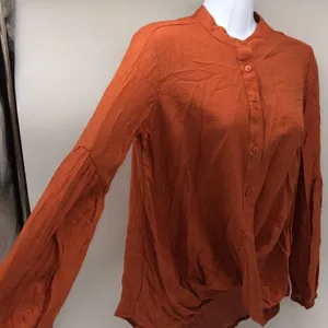 Davi & Dani Button Up Twisted Front Shirt w/Longer Back & Sleeves in Rust Size S thumbnail 6