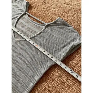 Tea n Rose Sheer Stripe Top Women Gray Short Sleeve Scoop Neck Size M thumbnail 4