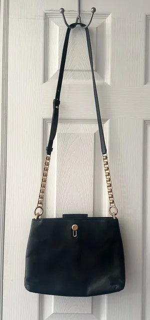 Tory Burch Lily Black Leather Slim Multi Pocket Gold Chainlink Crossbody Handbag thumbnail 1