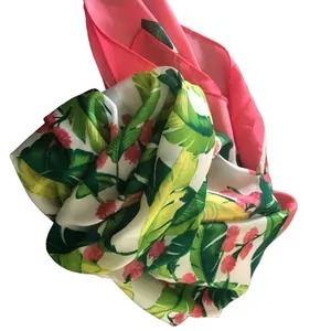 VS Victoria’s Secret Supermodel Essential Floral Square Scarf Pink Green 45X45 thumbnail 3