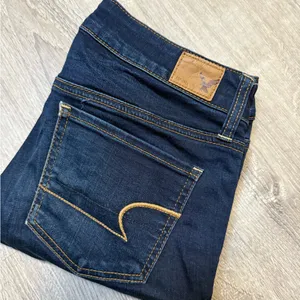 •AMERICAN EAGLE• JEGGING JEANS thumbnail 2