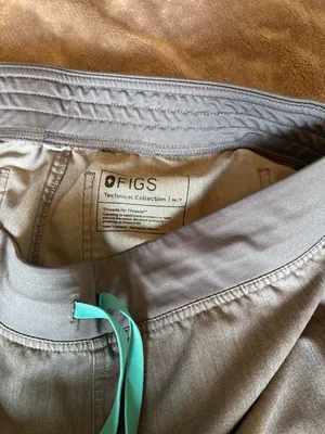 Figs Technical Collection Livingston Basic Scrub Pants Size Medium Tall Gray thumbnail 4