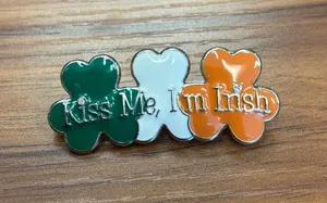 Kiss Me Im Irish Shamrock Pin St Patricks Day Enamel Flag Clovers Rhinestone‎ thumbnail 1