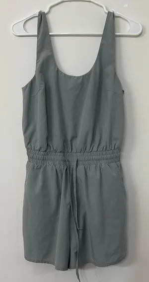 Wishlist Women’s Grey Romper Size Small‎ thumbnail 1