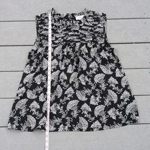 Loft Sleeveless Loose Fit Black and White Floral Top thumbnail 9