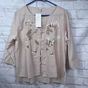 Women’s Embroidered Bird Button Front Blouse Size Large NWT thumbnail 1