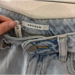 pacsun light wash denim mom shorts thumbnail 3