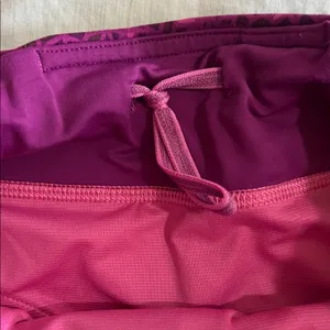 LULULEMON Womens Running Speed 2.5"‎ Pink Purple Short Sz 4 thumbnail 5