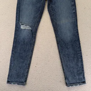 Hudson Lana Boyfriend Mid Rise Straight Leg Distressed Jeans Dark Wash‎ Size 25 thumbnail 4