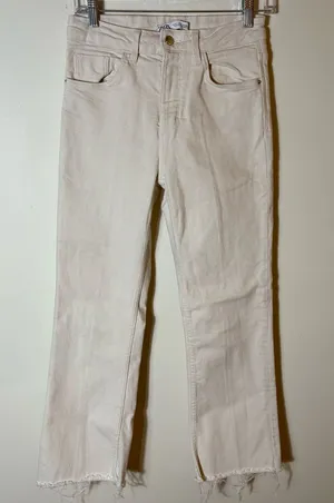 ZARA Off-White‎ High Rise Straight Leg Jeans Raw Hem Size 4 thumbnail 1