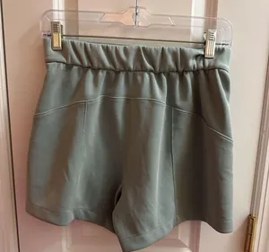 Lululemon softstreme shorts size 4 thumbnail 2