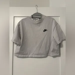 Nike Women's Crop Top thumbnail 2