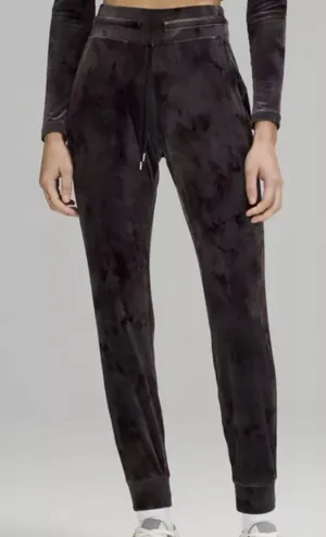 Lululemon Ready To Crush Women High Rise Jogger Velour‎ Size 4 thumbnail 1
