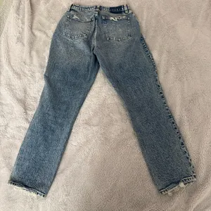 Abercrombie Curve Love Mom Jeans thumbnail 2
