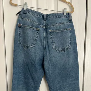 BDG Distressed Jeans. Size W29 thumbnail 2