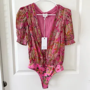 Hemant & Nandita Pink Floral Bella Bodysuit Size XS‎ thumbnail 2