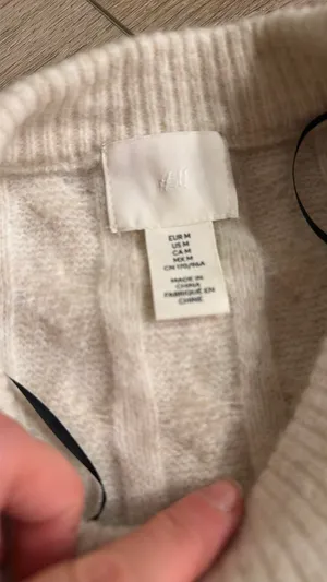 Oversized Cream H&M Sweater thumbnail 4