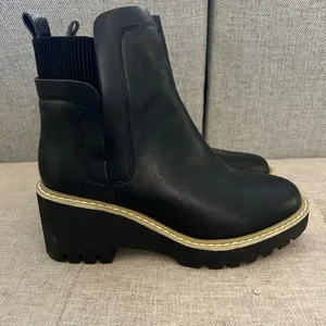 Worn 2x cute black booties! Size 5.5 thumbnail 1