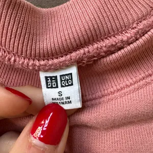 Uniqlo Crew Neck Long-Sleeve Sweatshirt thumbnail 6
