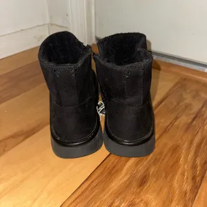 Women's May Suede Booties with Memory Foam Insole - Universal Thread™ Black Sz 6 thumbnail 3