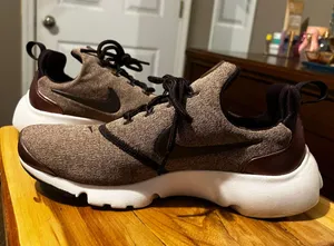 Nike Tennis Shoes thumbnail 3