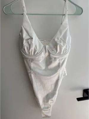 White bodysuit Size M thumbnail 1