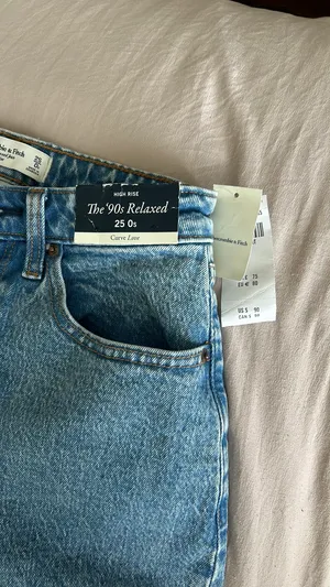 Abercrombie 90s Relaxed High-Rise Curve Love 25 Short thumbnail 2
