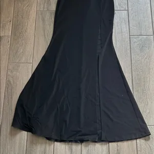Windsor Black One-Shoulder Gown thumbnail 3
