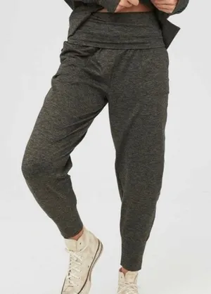 Aerie offline the hugger jogger pants green activewear Athliesure medium thumbnail 1