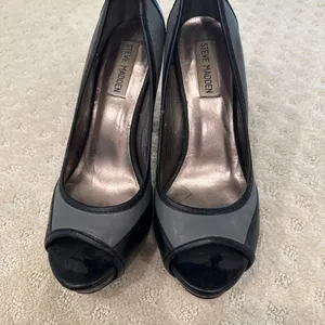 Steve Madden 7M Black Gray Leather Peep Toe Platform Heels thumbnail 2