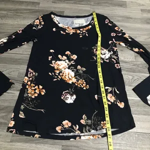 Maurices Floral Navy Blue Long Sleeve Shirt; small women’s; New thumbnail 5