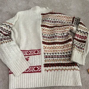 American‎ Eagle Patchwork Fair Isle Snowflake Mock Neck Sweater Medium Cream Red thumbnail 8