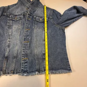 Womens NWOT Distressed Raw Hem Denim Jacket Medium Wash Blue Jean Trucker XL thumbnail 9