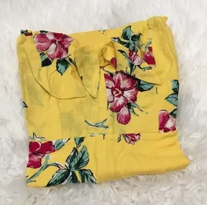 𝅺YELLOW Floral Print V thumbnail 1