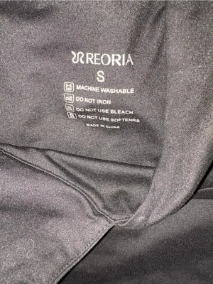 Reoria Black V-Neck Crop Tank thumbnail 2