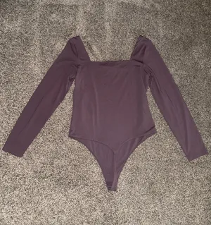 Aritzia Babaton Contour Squareneck Longsleeve Bodysuit thumbnail 4