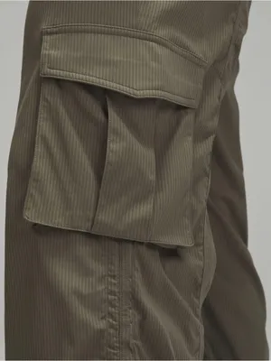 Lululemon Dance Studio Relaxed-Fit Mid-Rise Cargo Pant Olive Green Size 4 thumbnail 2