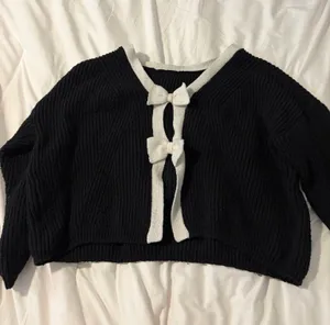 Black sweater thumbnail 2