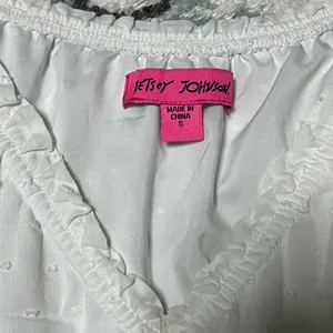 NWOT S Betsey Johnson Cotton Clip Dot Sweetheart Smocked White V-Neck Smocked Midi Dress thumbnail 5