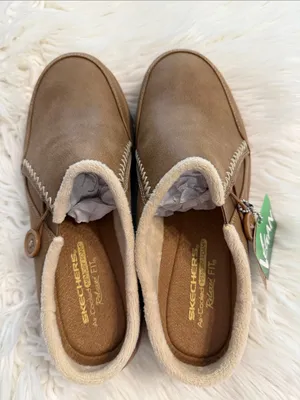 Skechers Vegan Tan Slip-On Women's Clog with Button Accent size 7 brand new thumbnail 3