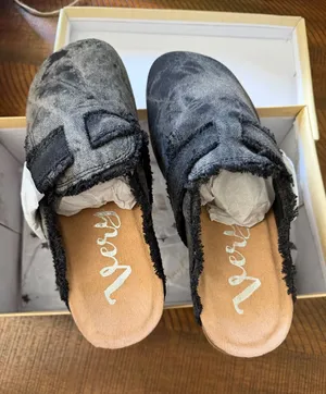 Black Distressed Slip thumbnail 1