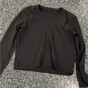 Women’s Long Sleeve Black Medium Sweatshirt thumbnail 1