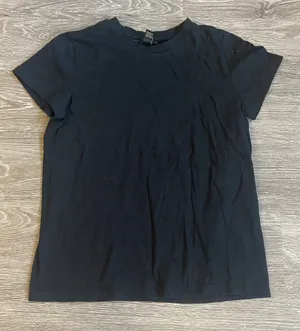 Black Tee thumbnail 1