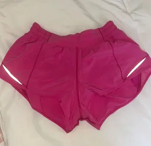 Lululemon Shorts Hotty Hot 2.5" Sonic Pink thumbnail 1