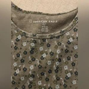 American Eagle Floral Crop Top. thumbnail 2