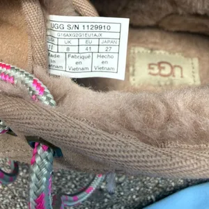 UGG Women's Neumel Chukka Suede Boot Size 10 thumbnail 9