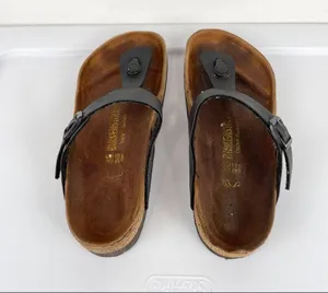 Birkenstock Gizeh Black Leather Sandals Womens Sz 38 / US 7 thumbnail 4